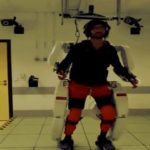 Wenn Querschnittsgelähmte das Gehen erlernen: Das gehirngesteuerte Exoskelett