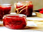 Rosenrot und Feengrün: "In der Küche der Manufaktur entstehen feinste Marmeladen nach Großmutters Rezepten"